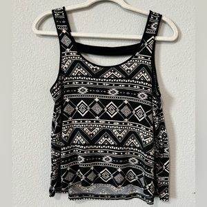 Forever 21 Black and White Tribal Print Tank Top Women’s Medium